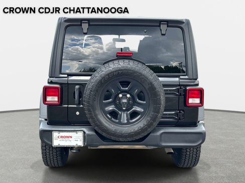 Used 2018 Jeep Wrangler Unlimited Sport AWD/4WD image 5