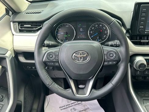 Used 2022 Toyota RAV4 XLE Premium AWD/4WD image 44
