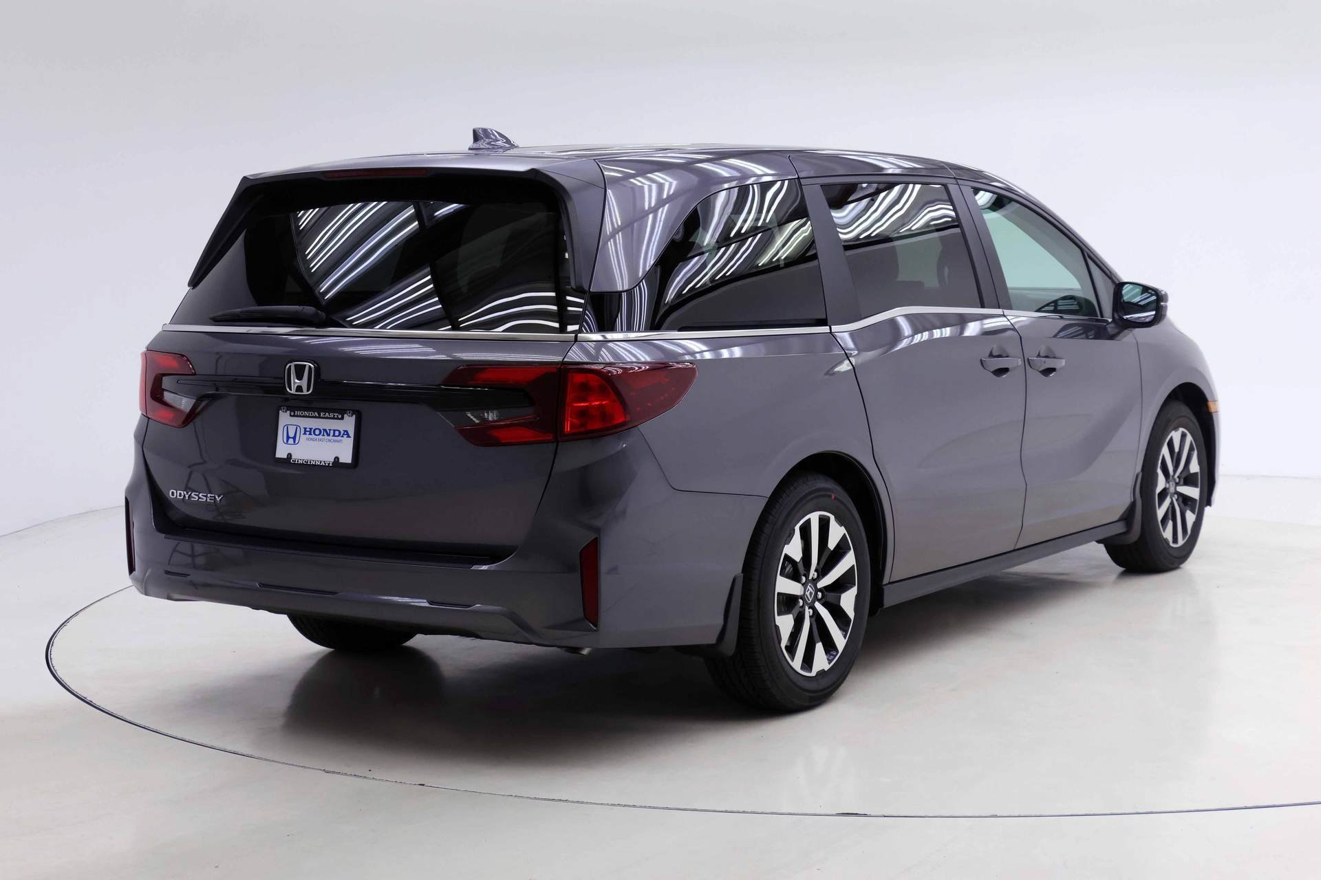 New 2027 Honda Odyssey EX-L image 2