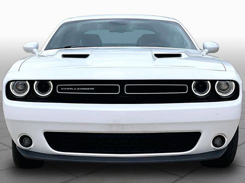 Used 2019 Dodge Challenger SXT w/ Plus Package image 3