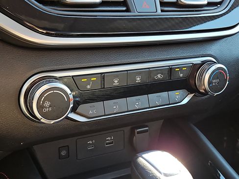 Certified 2023 Nissan Altima 2.5 SR w/ SR Premium Package image 15