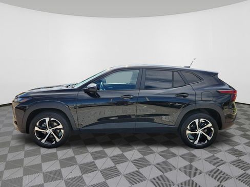 Used 2024 Chevrolet Trax RS w/ Sunroof Package FWD image 5