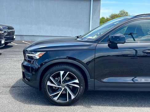Used 2020 Volvo XC40 T5 R-Design w/ Protection Package Premier AWD/4WD image 9