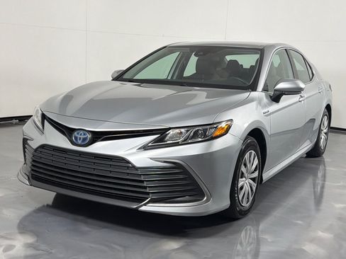 Used 2021 Toyota Camry LE FWD image 10