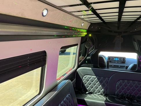 Used 2023 Mercedes-Benz Sprinter 3500 image 76