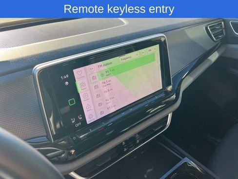 Certified 2025 Volkswagen Atlas Peak Edition SE image 7