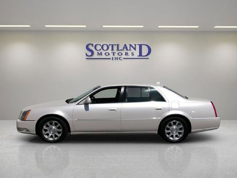 Used 2011 Cadillac DTS image 1