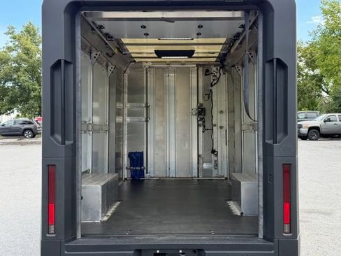 Used 2024 Chevrolet Brightdrop 600 w/ Commercial Equipment Package AWD/4WD image 20