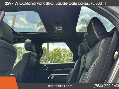 Used 2020 Land Rover Discovery HSE image 26