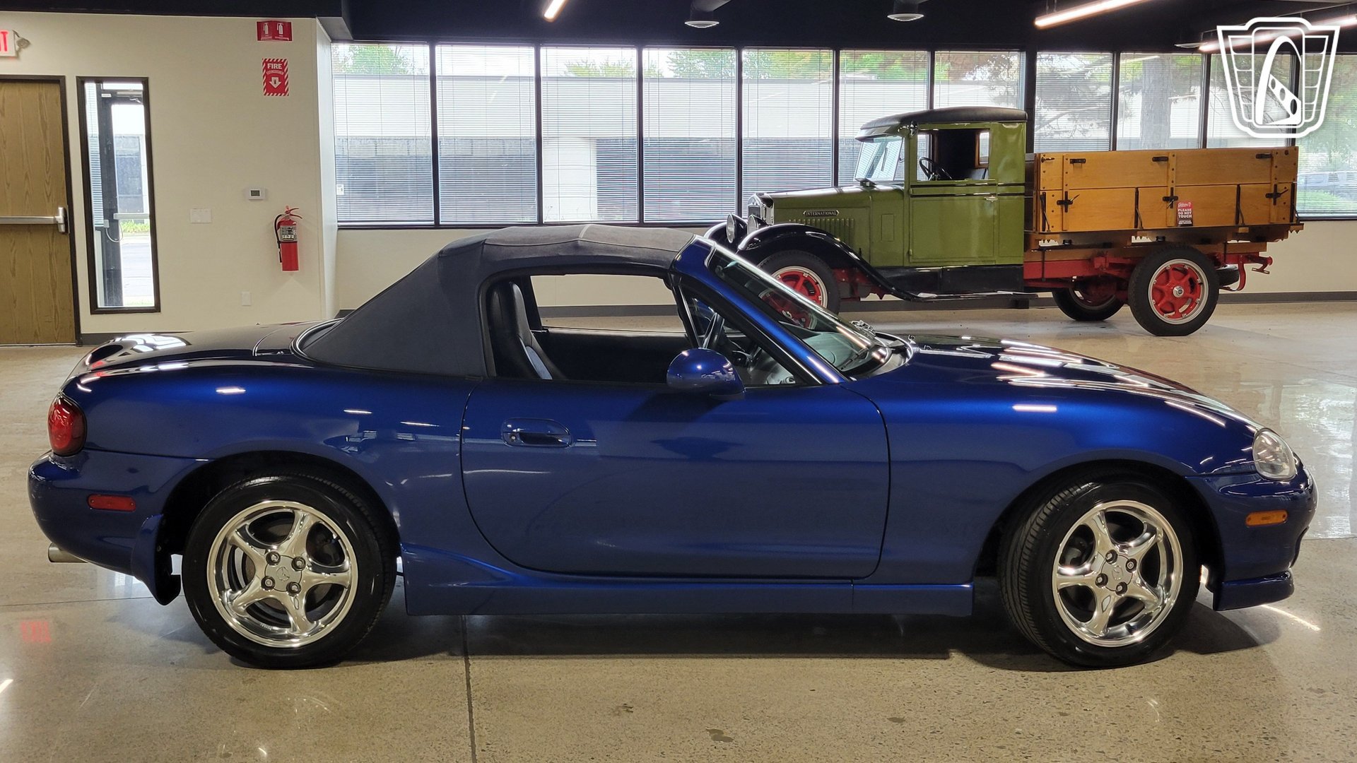 Used 1999 MAZDA MX-5 Miata RWD image 35