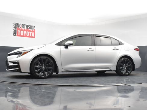 Used 2025 Toyota Corolla XSE FWD image 26