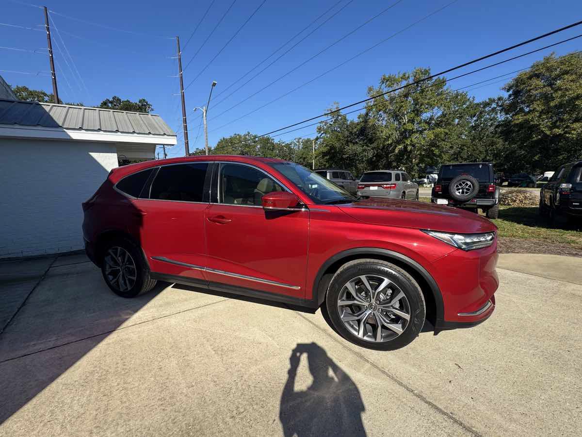 Used 2023 Acura MDX w/ Technology Package FWD image 4
