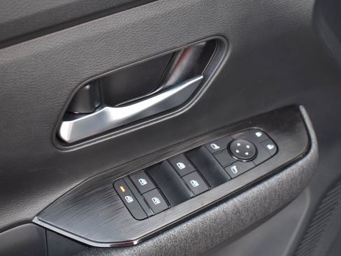 Used 2026 Nissan Kicks SV w/ SV Premium Package FWD image 13