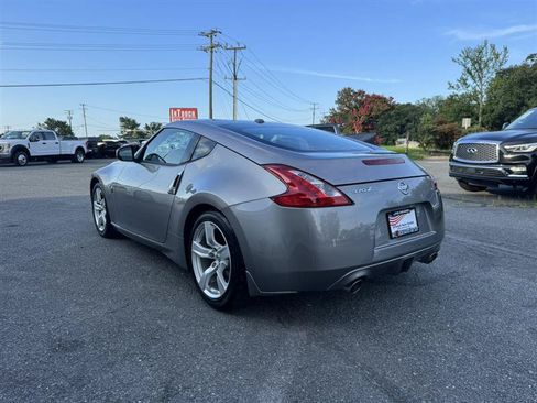 Used 2010 Nissan 370Z Touring RWD image 6