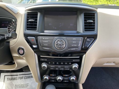 Used 2017 Nissan Pathfinder S AWD/4WD image 18