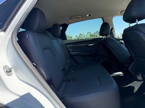 New 2025 VinFast VF 8 Eco image 13