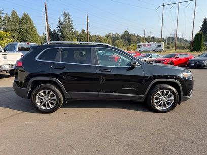 Used 2019 Jeep Cherokee Latitude Plus w/ Comfort/Convenience Group