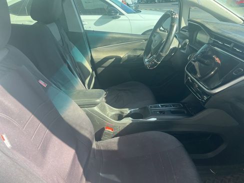 Used 2022 Chevrolet Bolt LT image 4