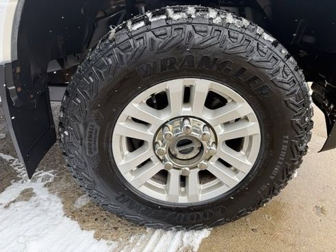 Used 2019 Ford F350 XLT w/ XLT Value Package image 12