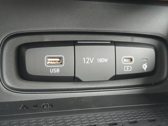 Used 2026 Hyundai Venue SEL FWD image 21