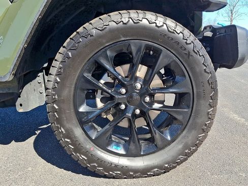 Used 2023 Jeep Wrangler Unlimited Sahara image 8