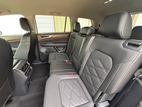 Certified 2024 Volkswagen Atlas SE image 16