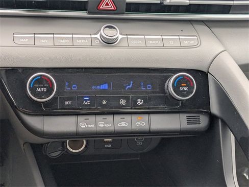Used 2024 Hyundai Elantra SEL image 23