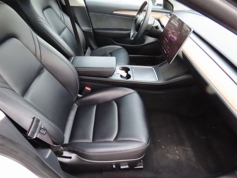 Used 2023 Tesla Model 3 Standard Range image 12