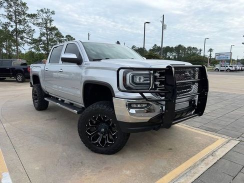 Used 2018 GMC Sierra 1500 SLT AWD/4WD image 3