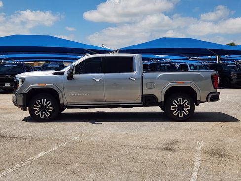 Used 2025 GMC Sierra 2500 Denali Ultimate AWD/4WD image 3