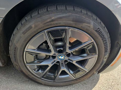 Used 2023 BMW i4 eDrive35 w/ Premium Package RWD image 2