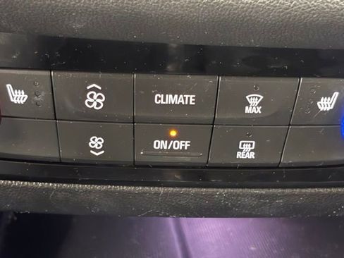 Used 2020 Buick Enclave Essence FWD image 29