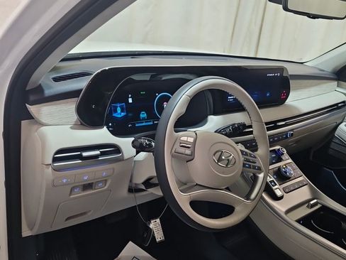 Used 2024 Hyundai Palisade Calligraphy image 7