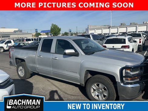 Used 2018 Chevrolet Silverado 1500 LT image 2