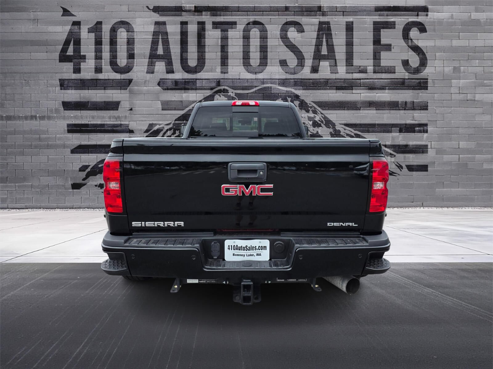 Used 2017 GMC Sierra 3500 Denali AWD/4WD image 4