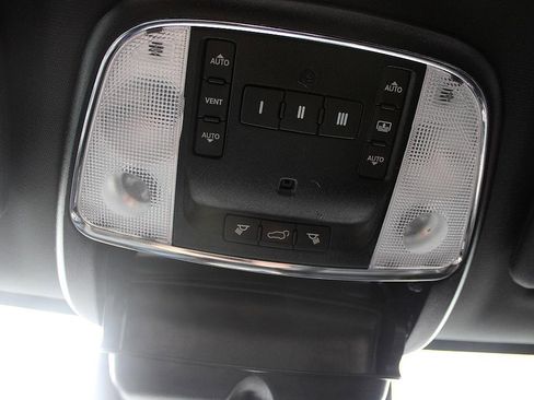 Used 2019 Jeep Grand Cherokee High Altitude image 35