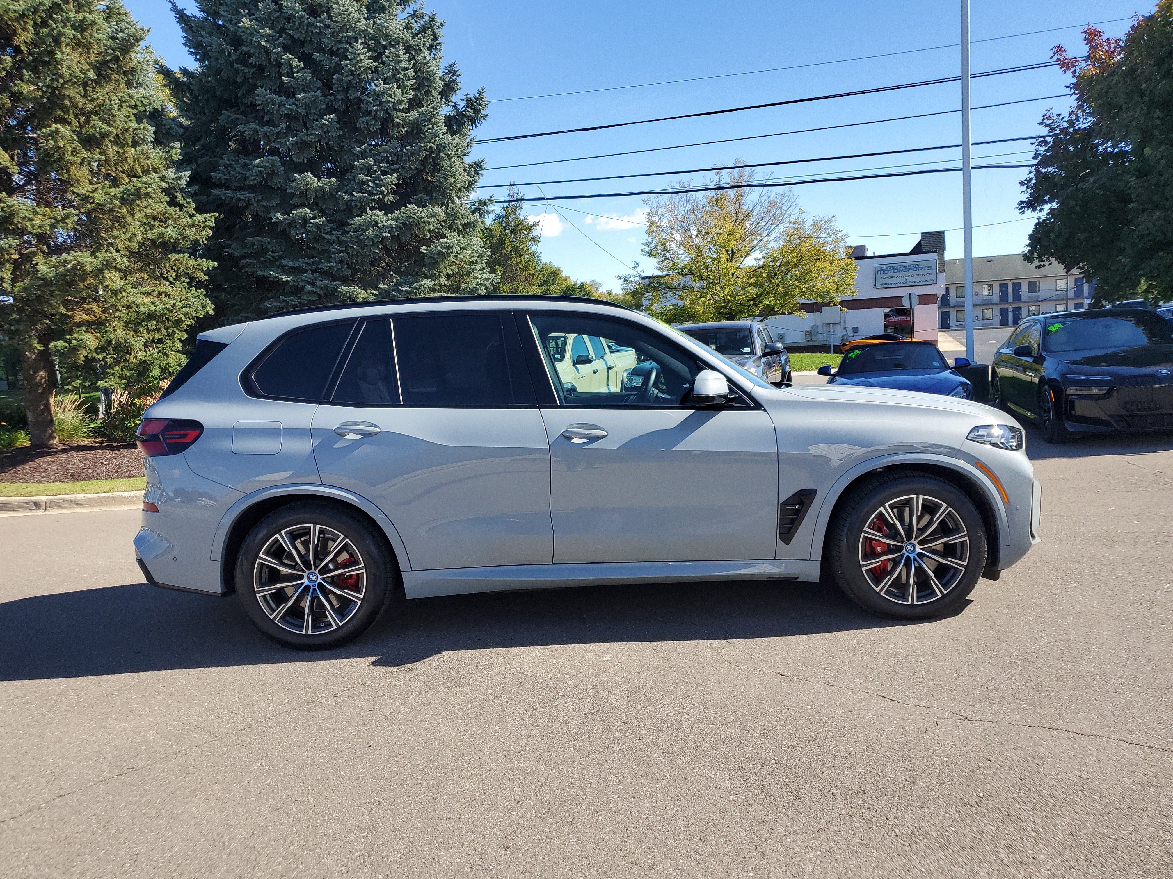 Certified 2024 BMW X5 xDrive50e w/ M Sport Package AWD/4WD image 6