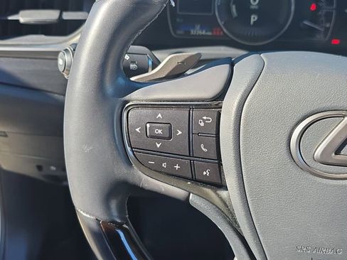 Used 2021 Lexus ES 300h w/ Premium Package image 17