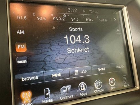 Used 2017 Jeep Grand Cherokee Overland w/ Jeep Active Safety Group image 27