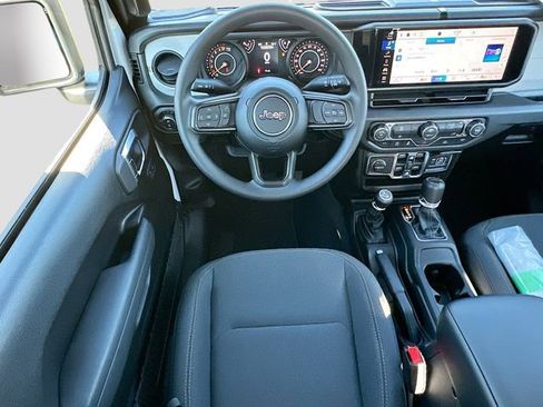 New 2026 Jeep Gladiator Sport image 15