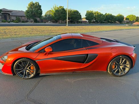 Used 2019 McLaren 570S Spider RWD image 2