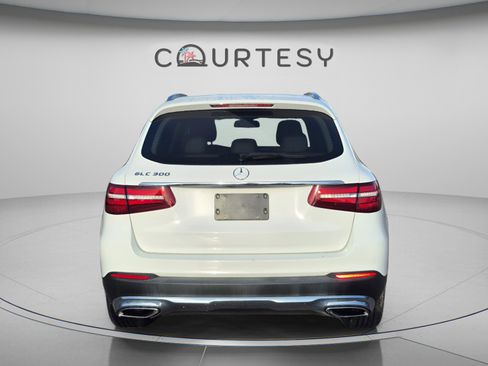 Used 2018 Mercedes-Benz GLC 300 image 2