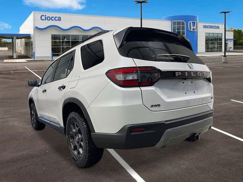 New 2026 Honda Pilot TrailSport image 3