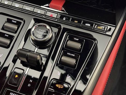 Used 2025 Aston Martin DBX 707 image 29