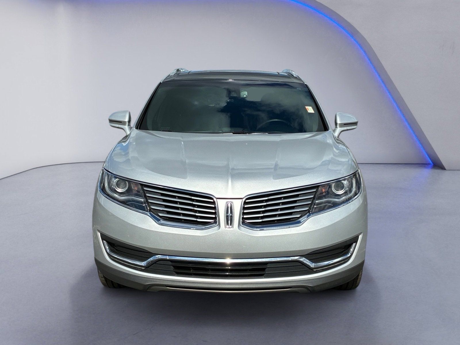 Used 2017 Lincoln MKX Reserve w/ Driver Assistance Package FWD image 8