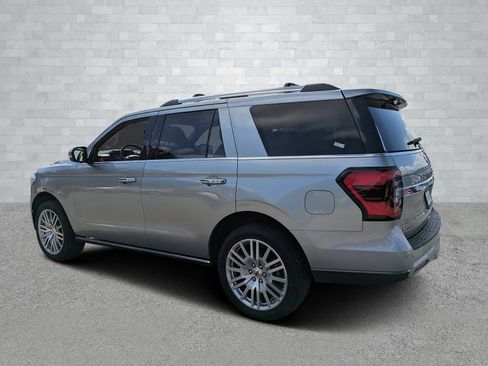 Used 2024 Ford Expedition Limited image 7