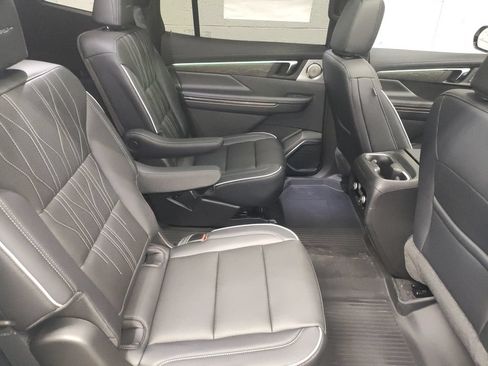 New 2026 Buick Enclave Avenir w/ Super Cruise Package FWD image 11