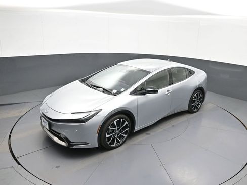New 2026 Toyota Prius Plug-In Hybrid FWD image 34