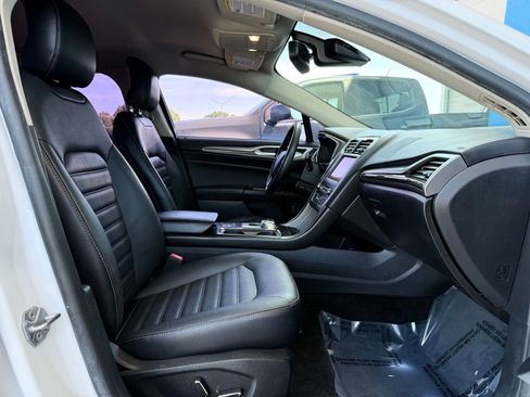Used 2018 Ford Fusion SE w/ Equipment Group 602A FWD image 25