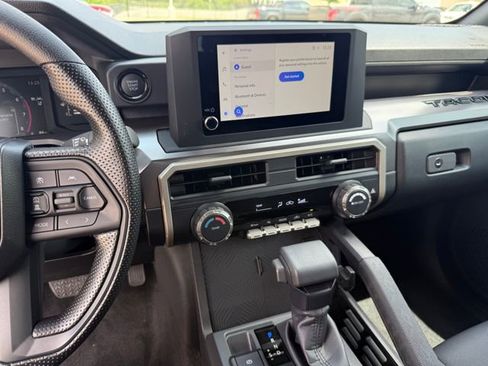 Used 2025 Toyota Tacoma SR5 image 18